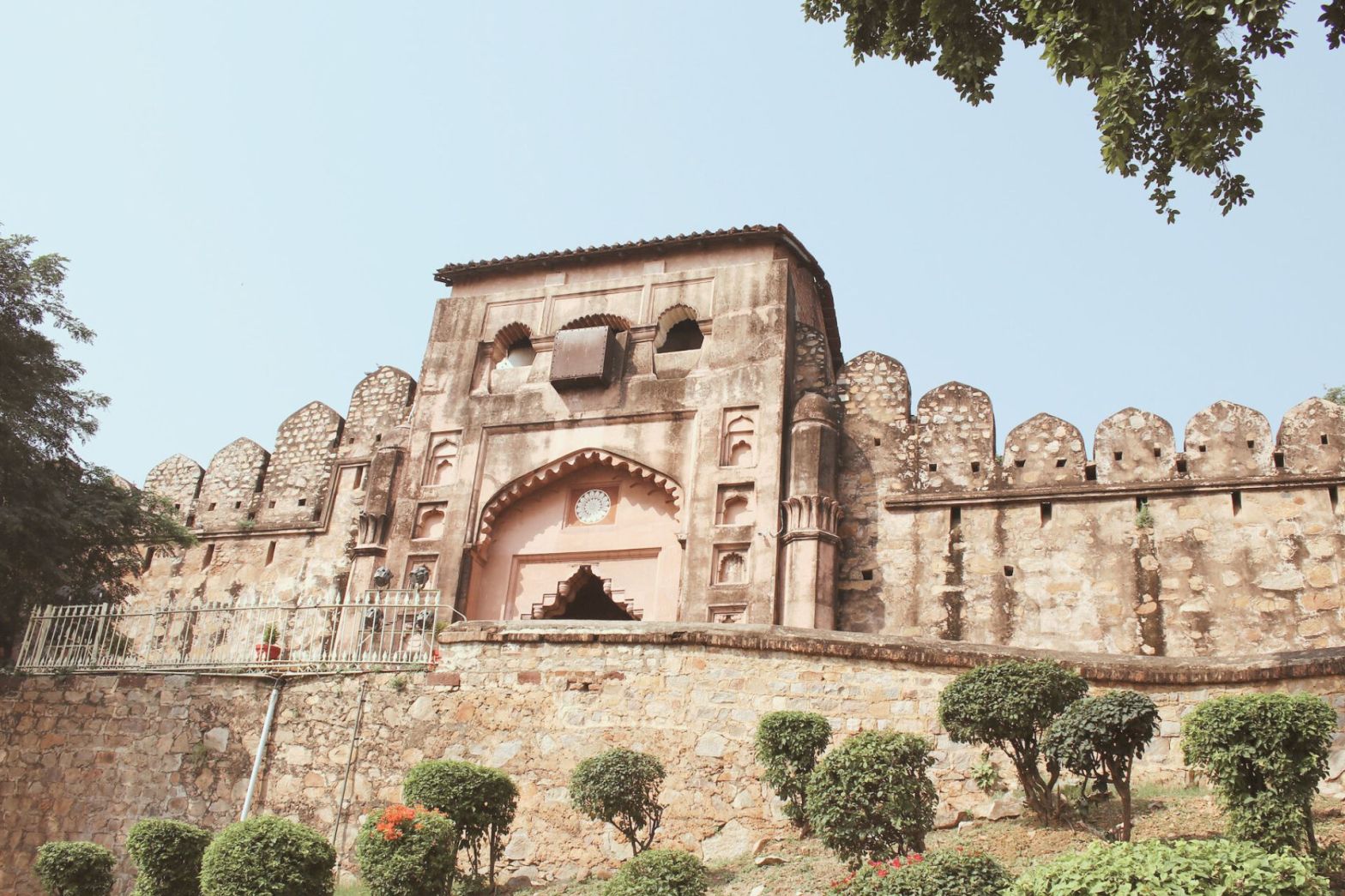 One Day Jhansi Sightseeing Trip by Cab