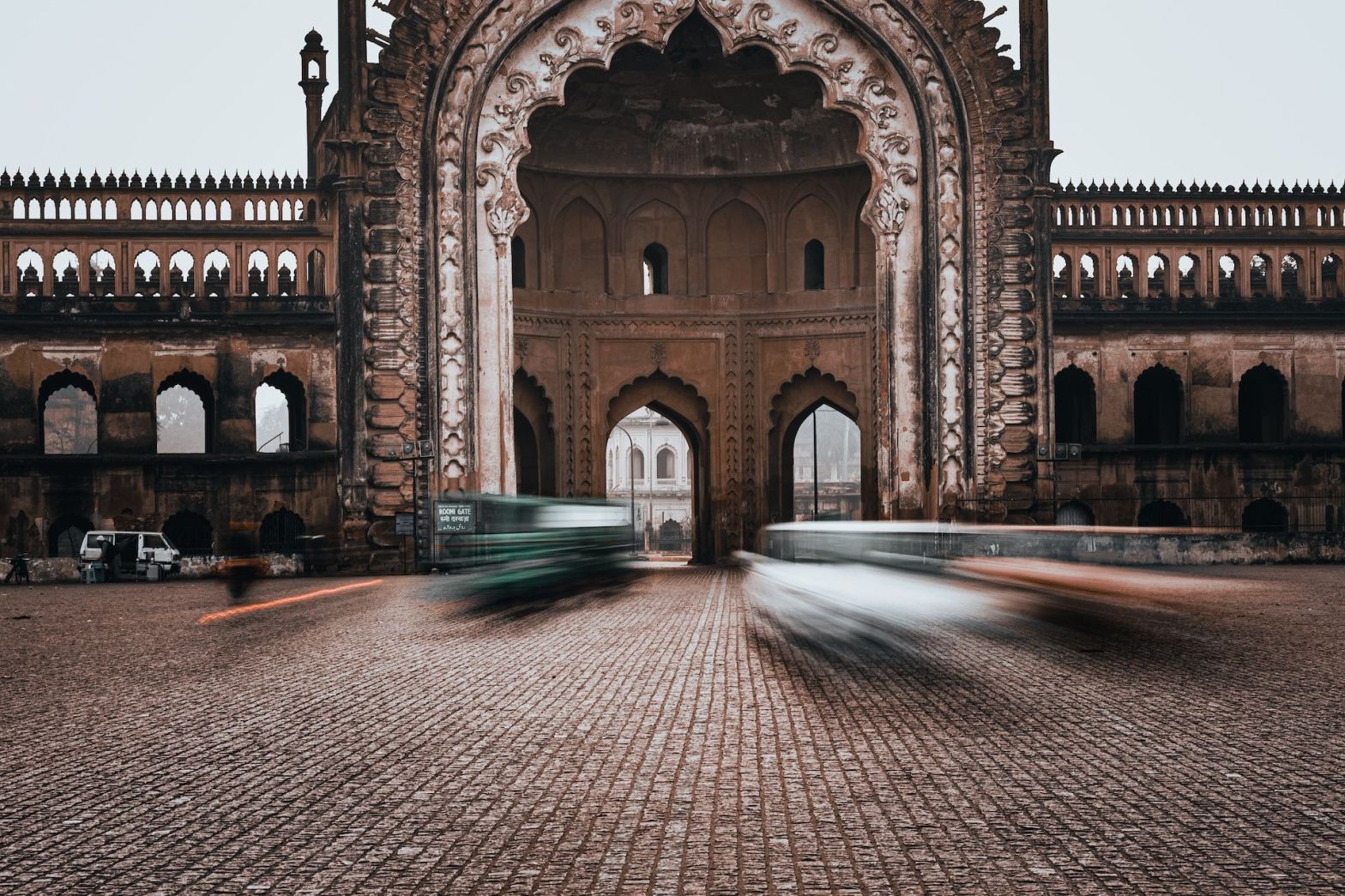 One Day Lucknow Sightseeing Trip by Cab