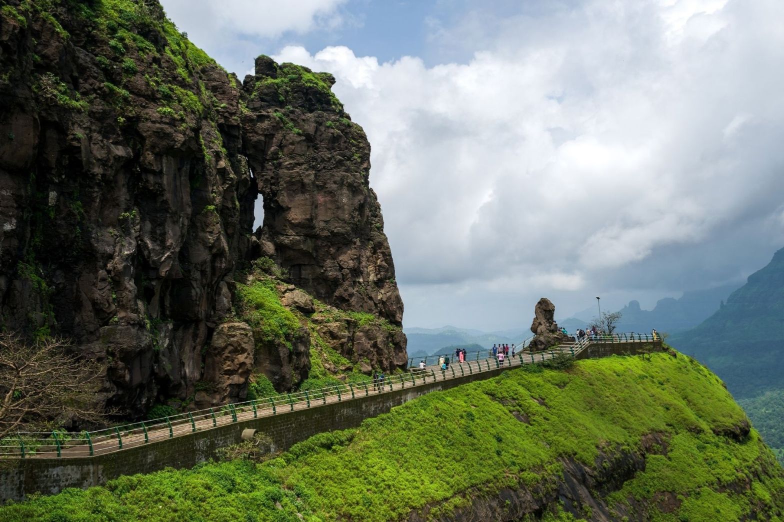 One Day Mumbai to Malshej Ghat Sightseeing Tour Package by Cab