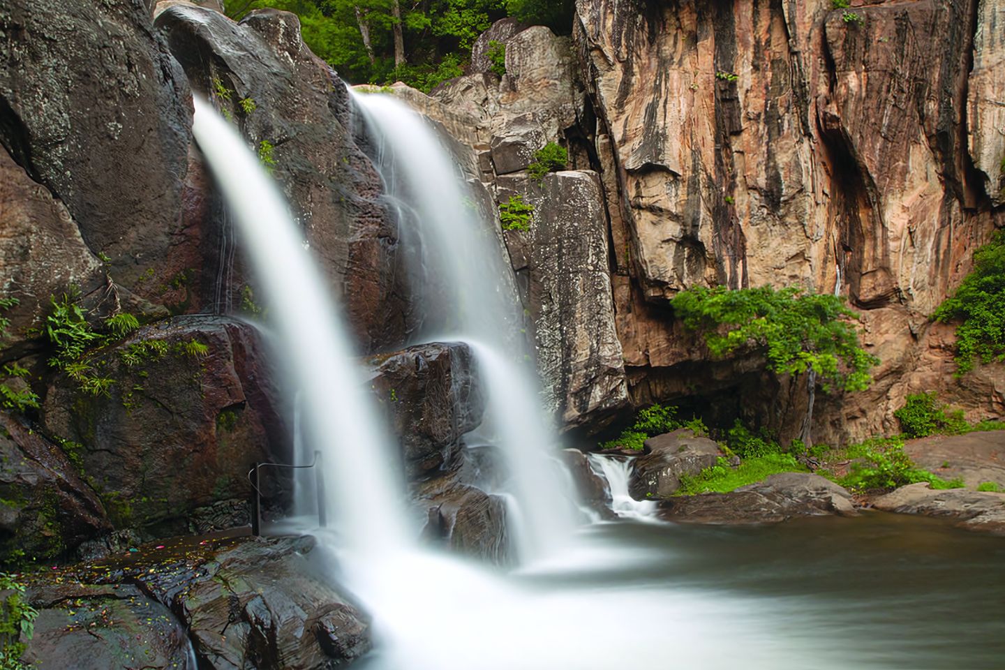 One Day Tirunelveli to Courtallam Trip by Cab